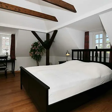 La 11 Apartment